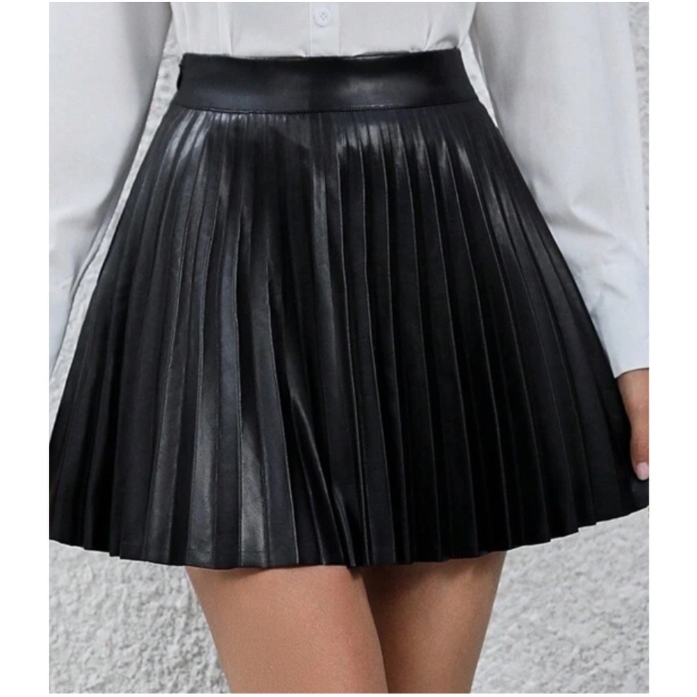luxe Black Vegan Leather Pleated Mini Skirt - Picture 3 of 5